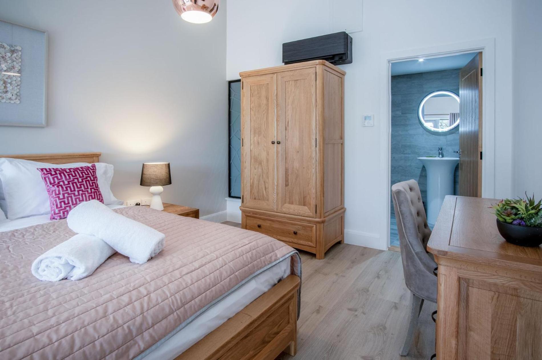 Suite 12 - Sleeping Giant Hotel - Pen Y Cae Inn 브레컨 외부 사진