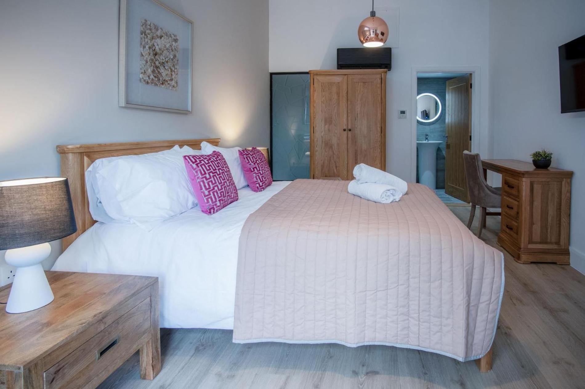 Suite 12 - Sleeping Giant Hotel - Pen Y Cae Inn 브레컨 외부 사진